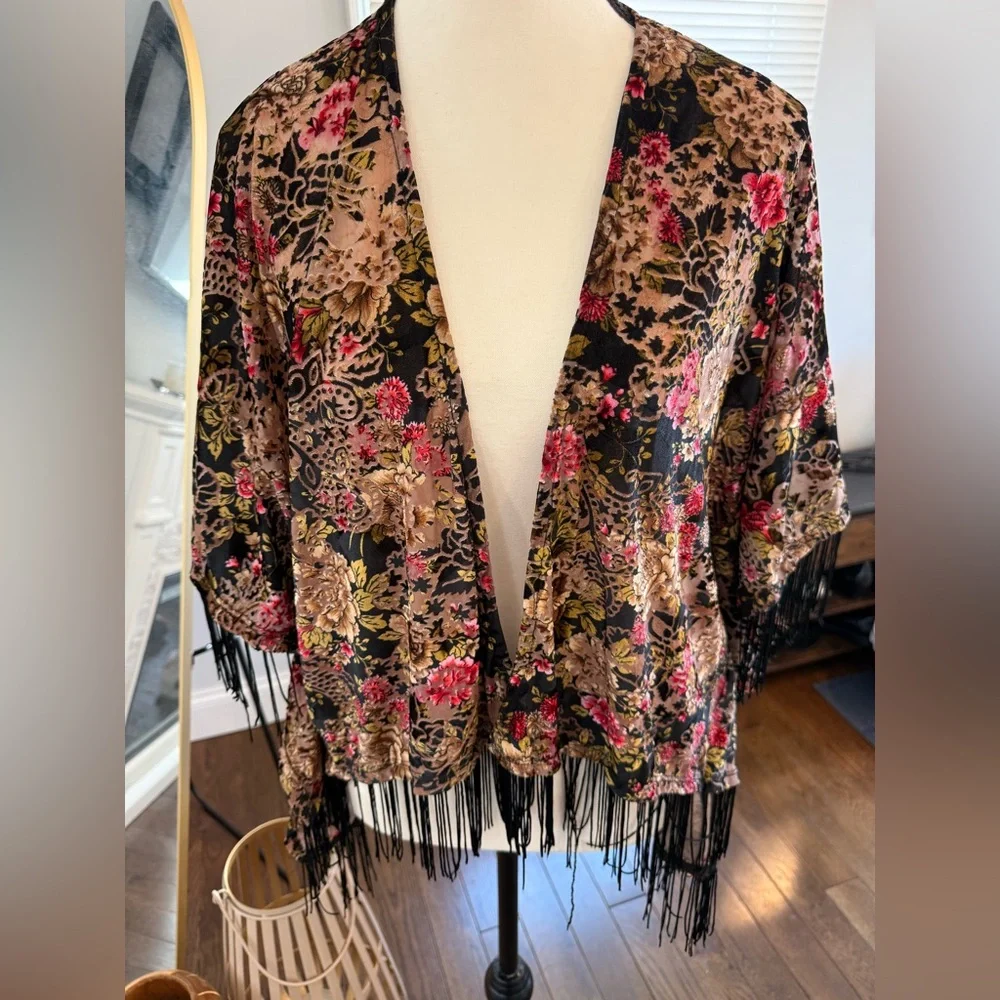 Mauve Beautiful Burnout Velvet Floral Fringe Women's Kimono - Picture 2 of 11